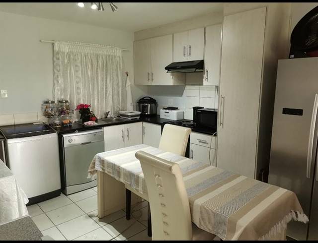 2 BEDROOM APARTMENT FOR SALE IN ISLAND VIEW